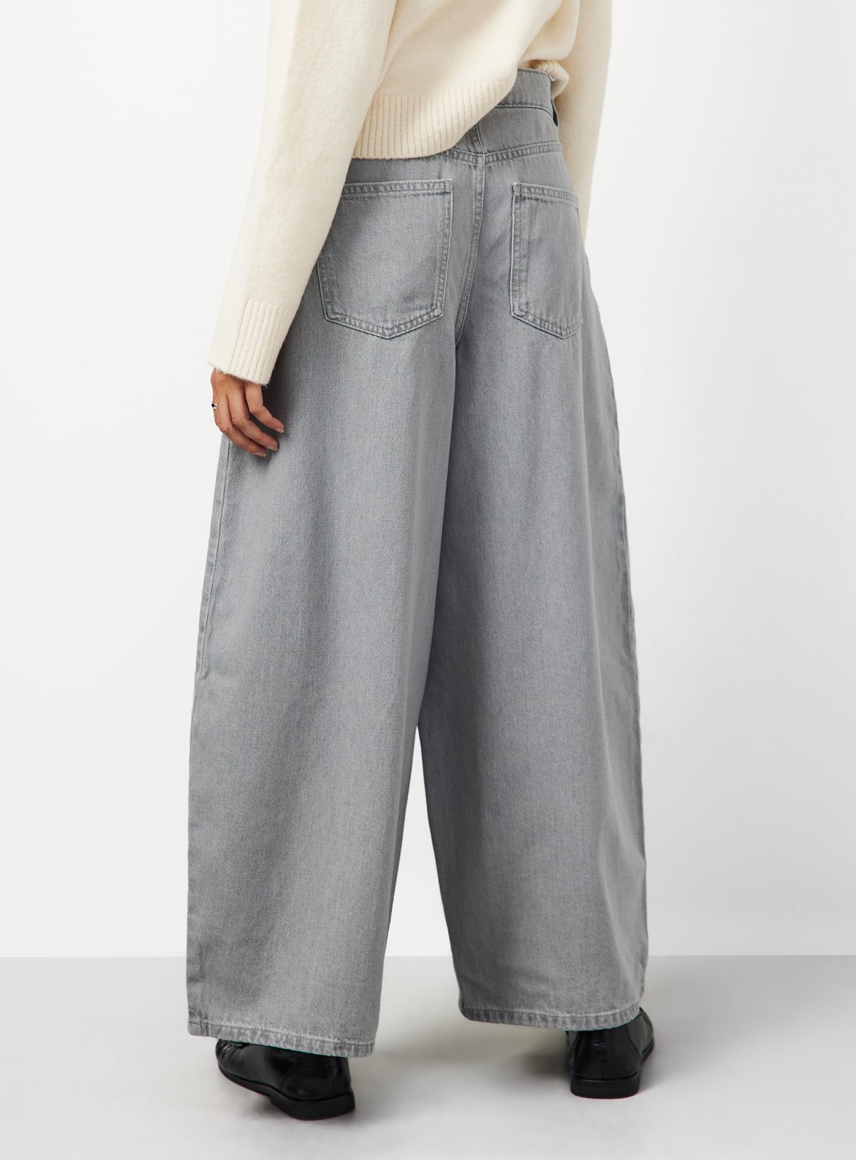 Light Grey Balloon Pleated Denim Jeans 8 - Image 4 thumbnail